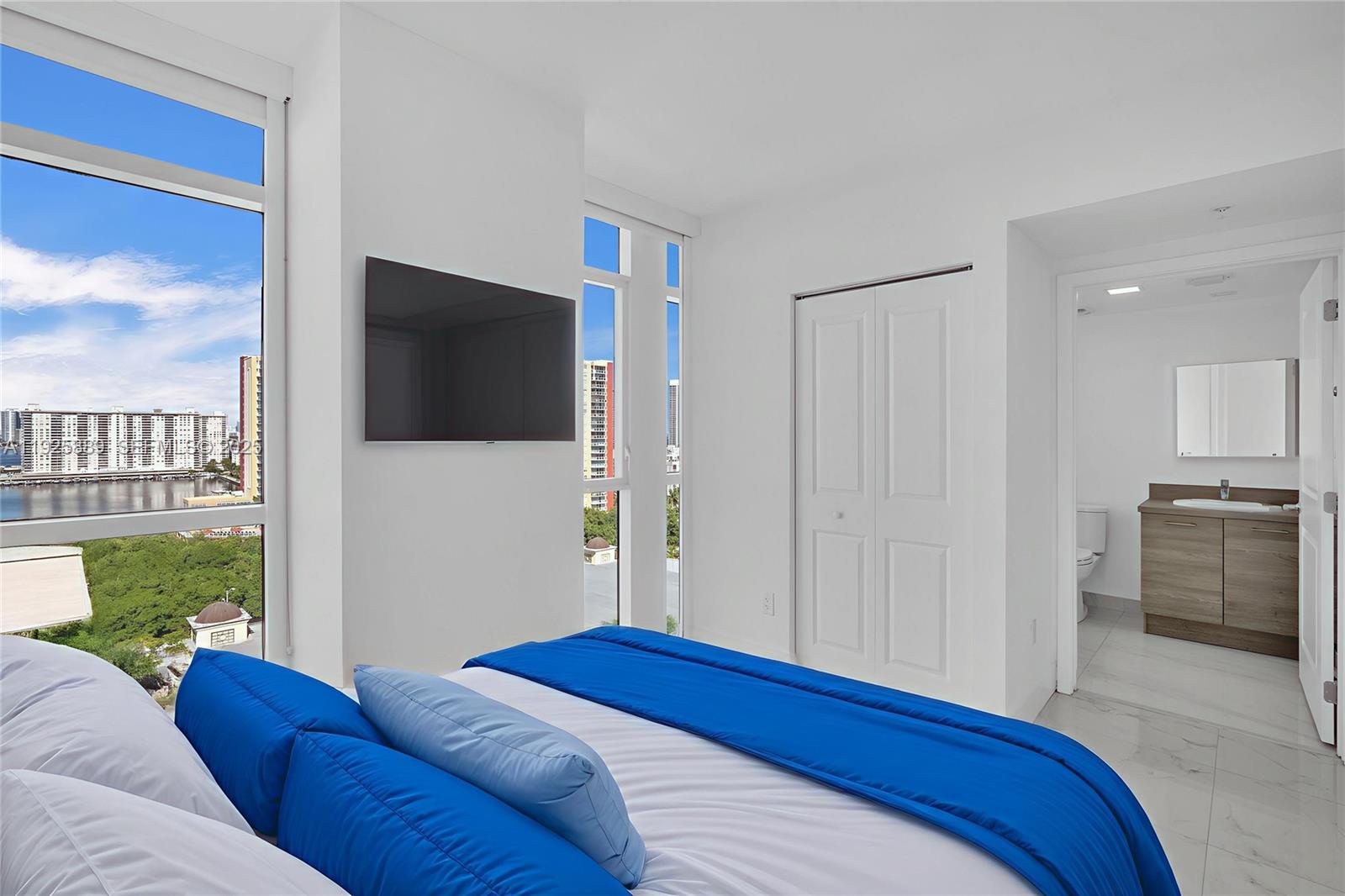 image 400 Sunny Isles30