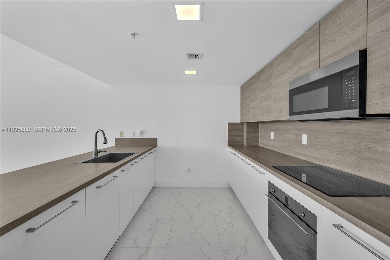 image 400 Sunny Isles35