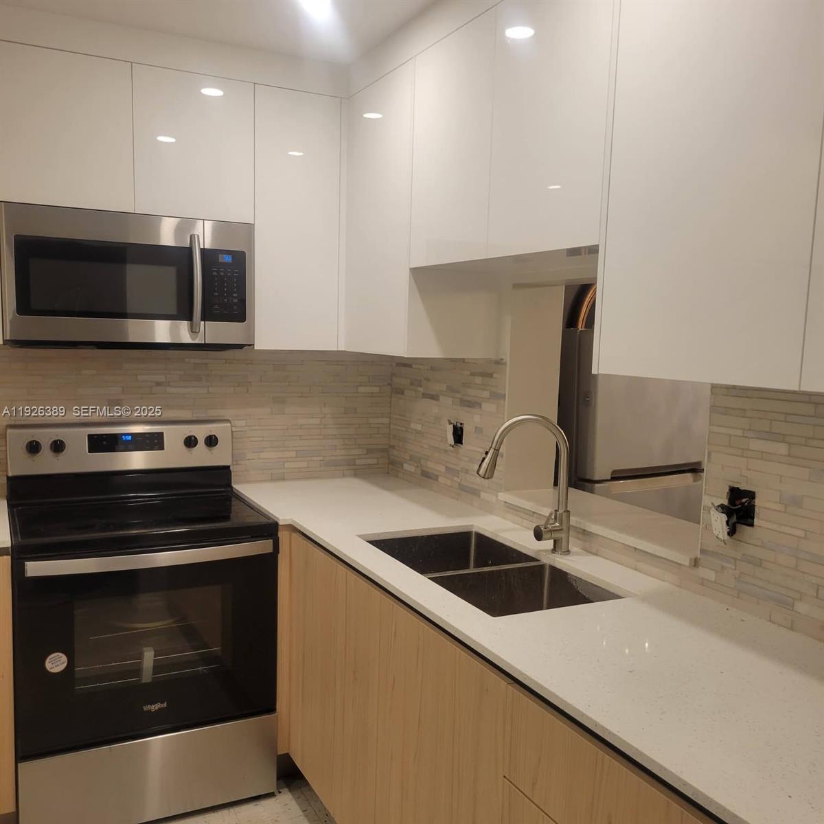 610 NE 12th Ave #304 Hallandale Beach, FL 33009