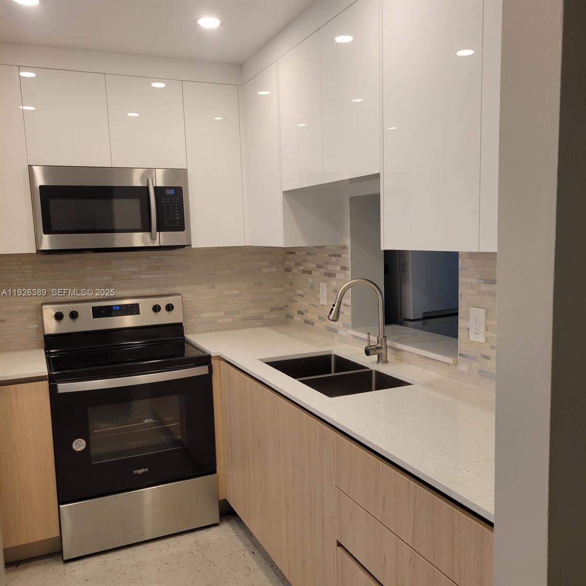 610 NE 12th Ave #304 Hallandale Beach, FL 33009