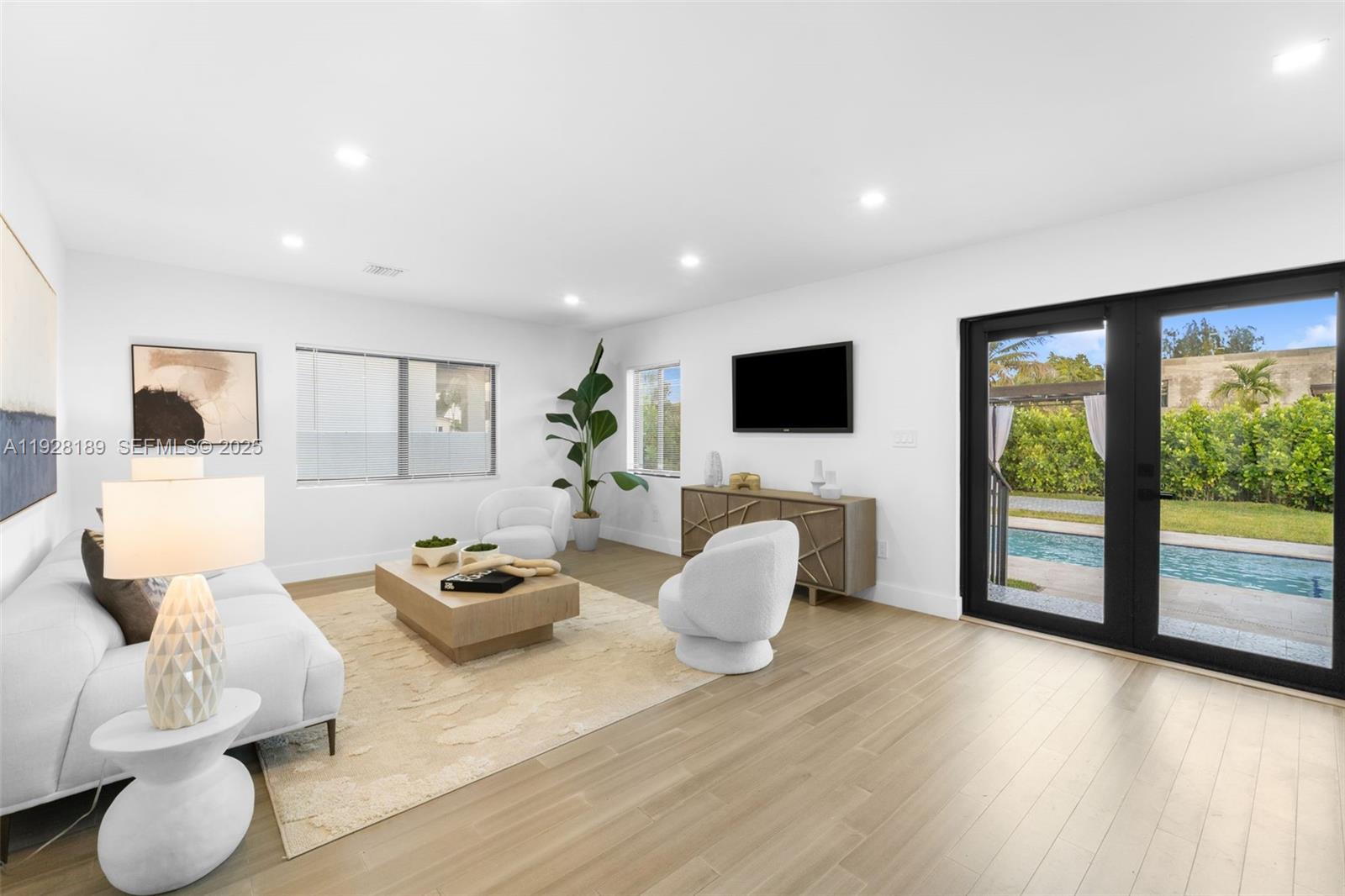 2735 SW 65th Ave Miami, FL 33155