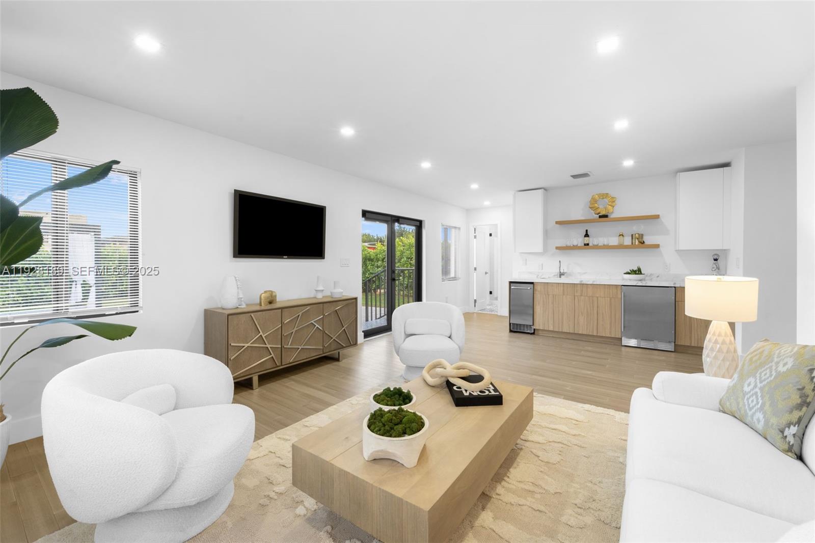 2735 SW 65th Ave Miami, FL 33155