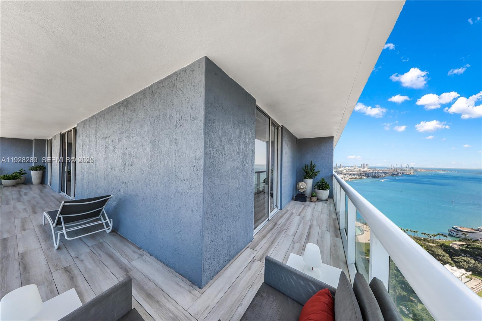 50 Biscayne Blvd #3311 Miami, FL 33132