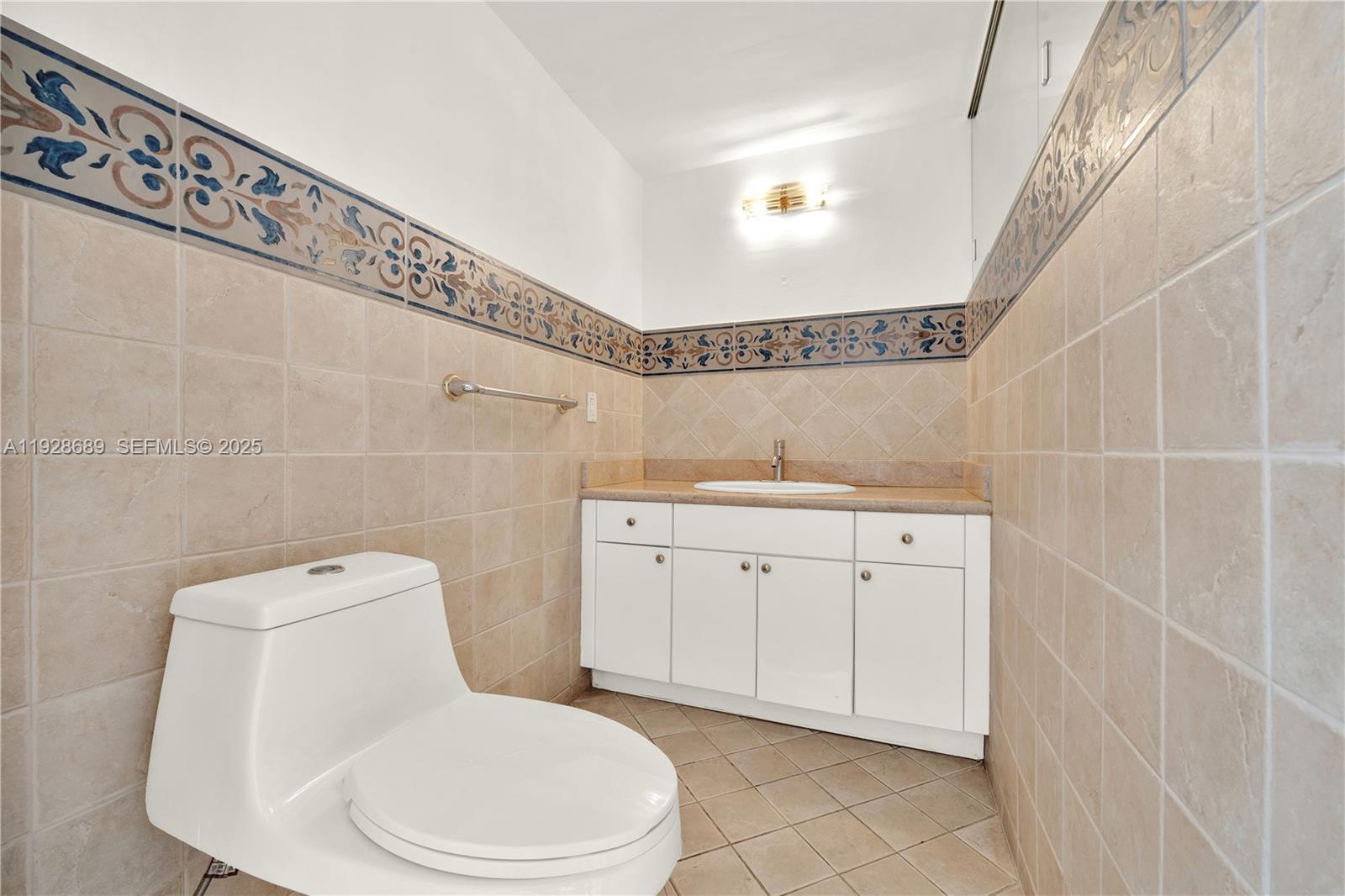 385 Poinciana Dr #1230 Sunny Isles Beach, FL 33160