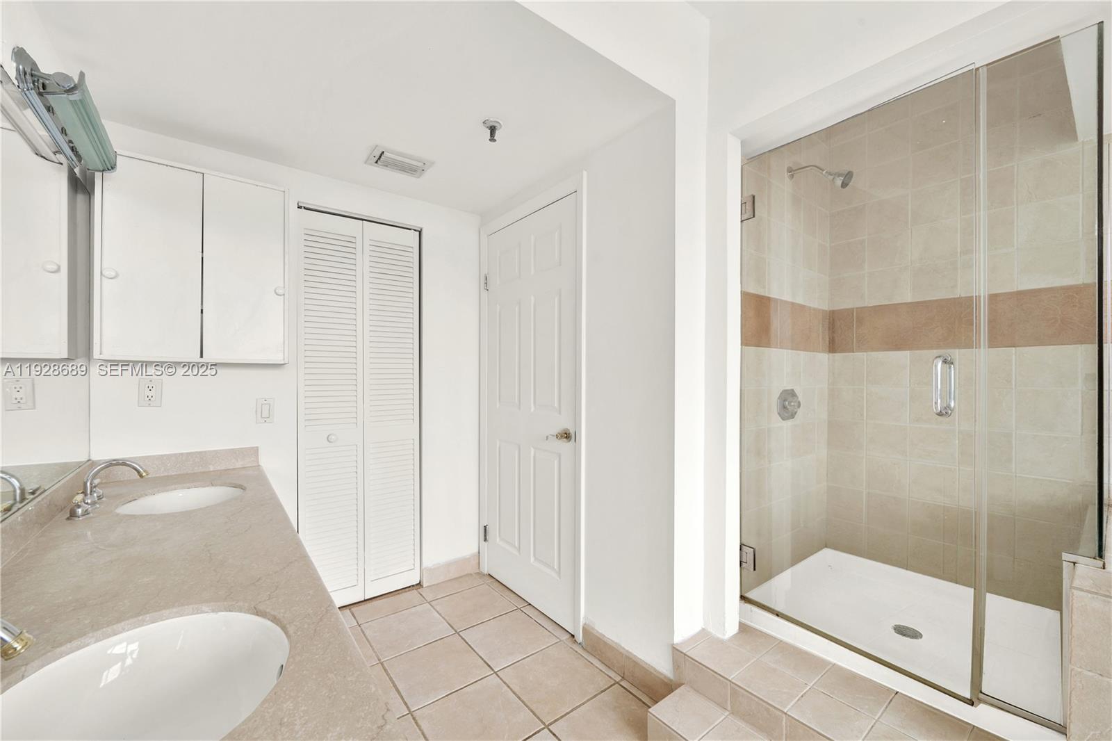 385 Poinciana Dr #1230 Sunny Isles Beach, FL 33160