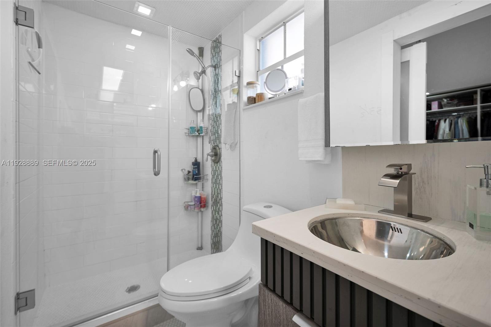 3711 SW 27th Ter Miami, FL 33134