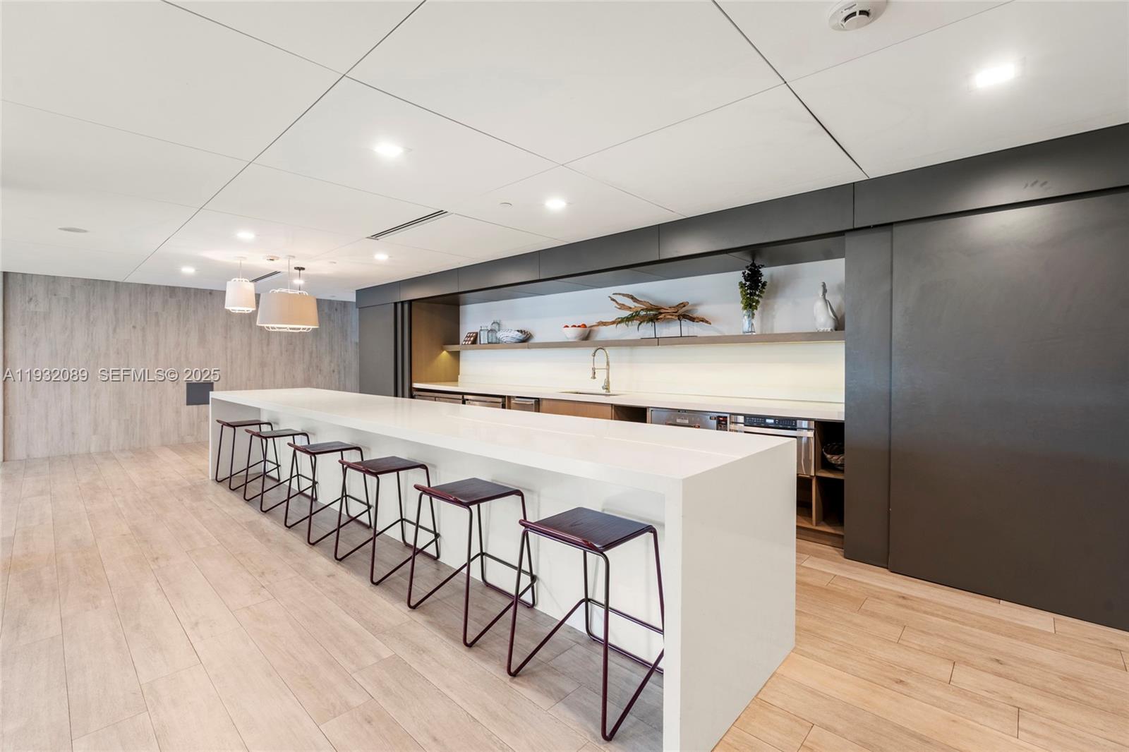 199 Ocean Ln Dr #611 Key Biscayne, FL 33149