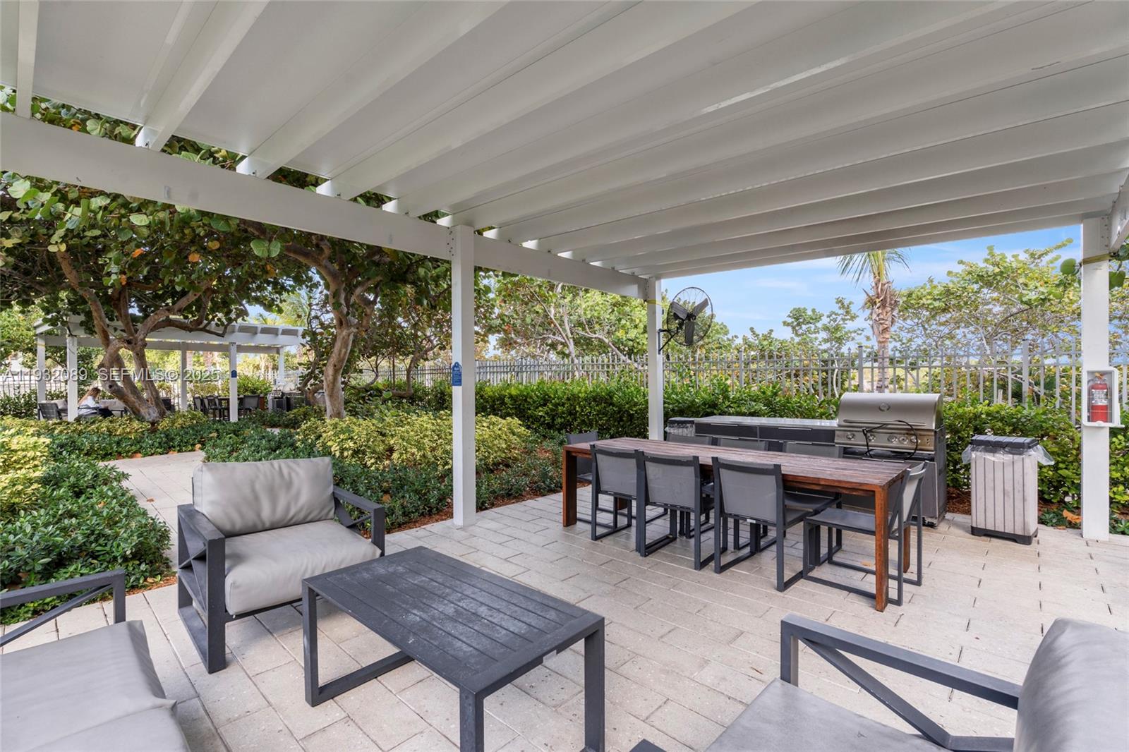 199 Ocean Ln Dr #611 Key Biscayne, FL 33149