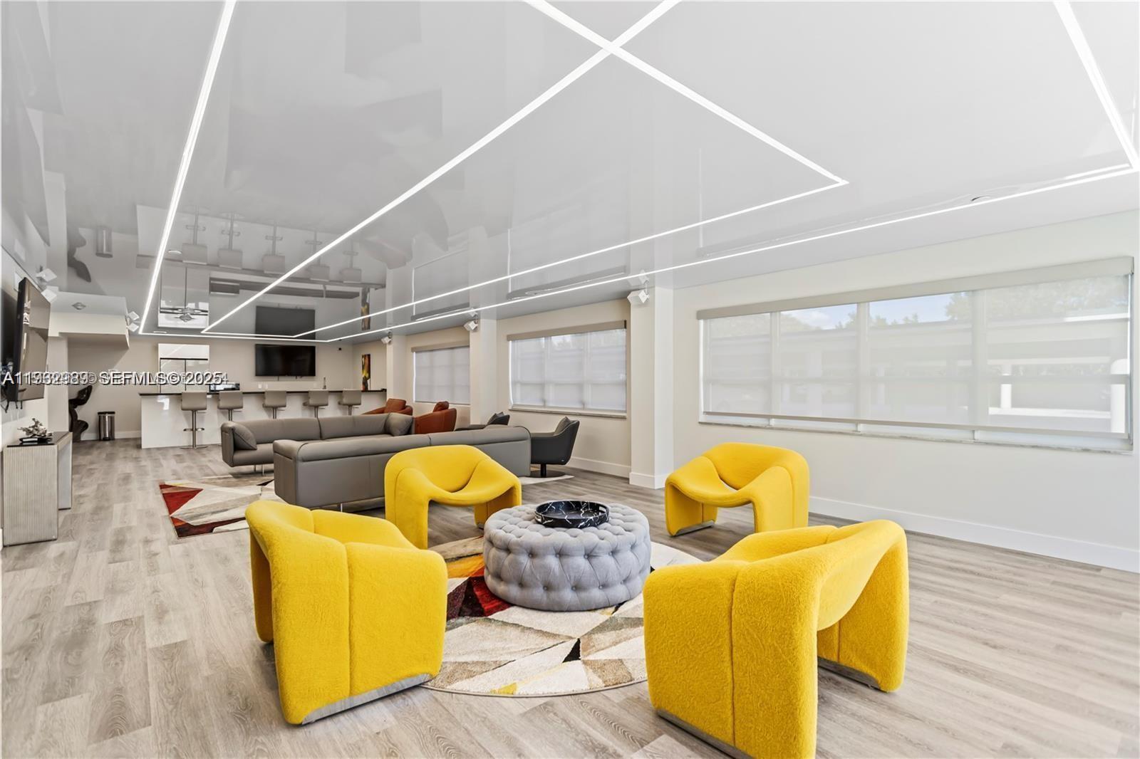 340 Sunset Dr #1404 Fort Lauderdale, FL 33301