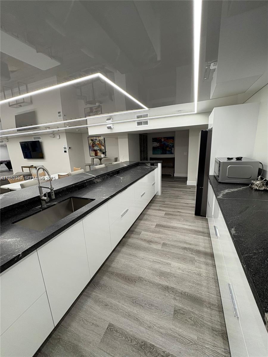 340 Sunset Dr #1404 Fort Lauderdale, FL 33301