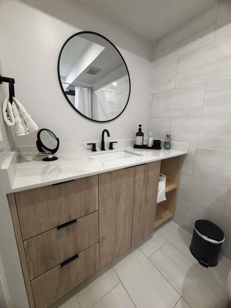 image Winston Towers 20012