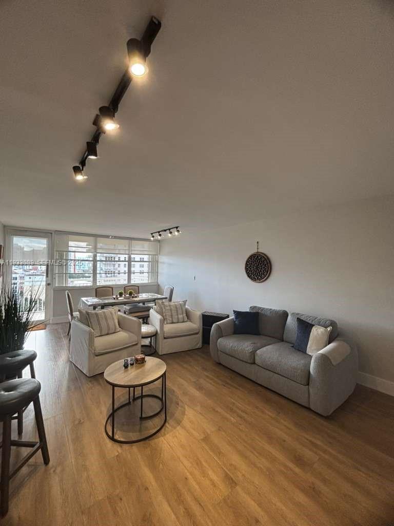 image Winston Towers 2006