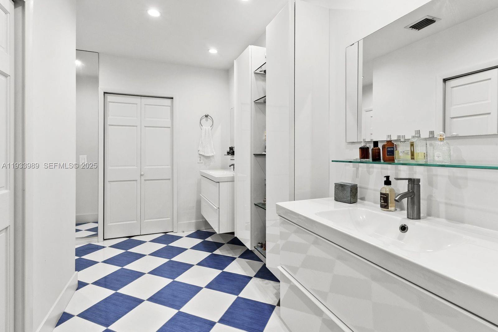 6511 Riviera Dr Coral Gables, FL 33146