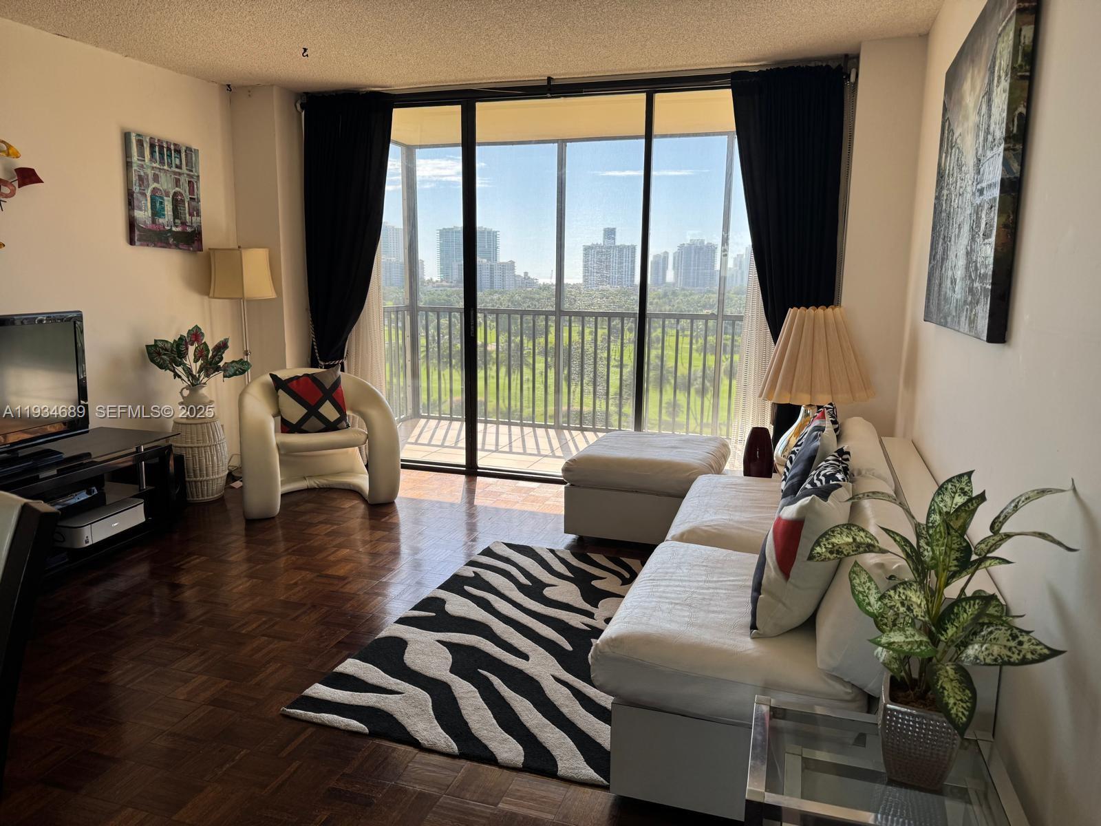 20335 W Country Clb Dr #1105 Aventura, FL 33180