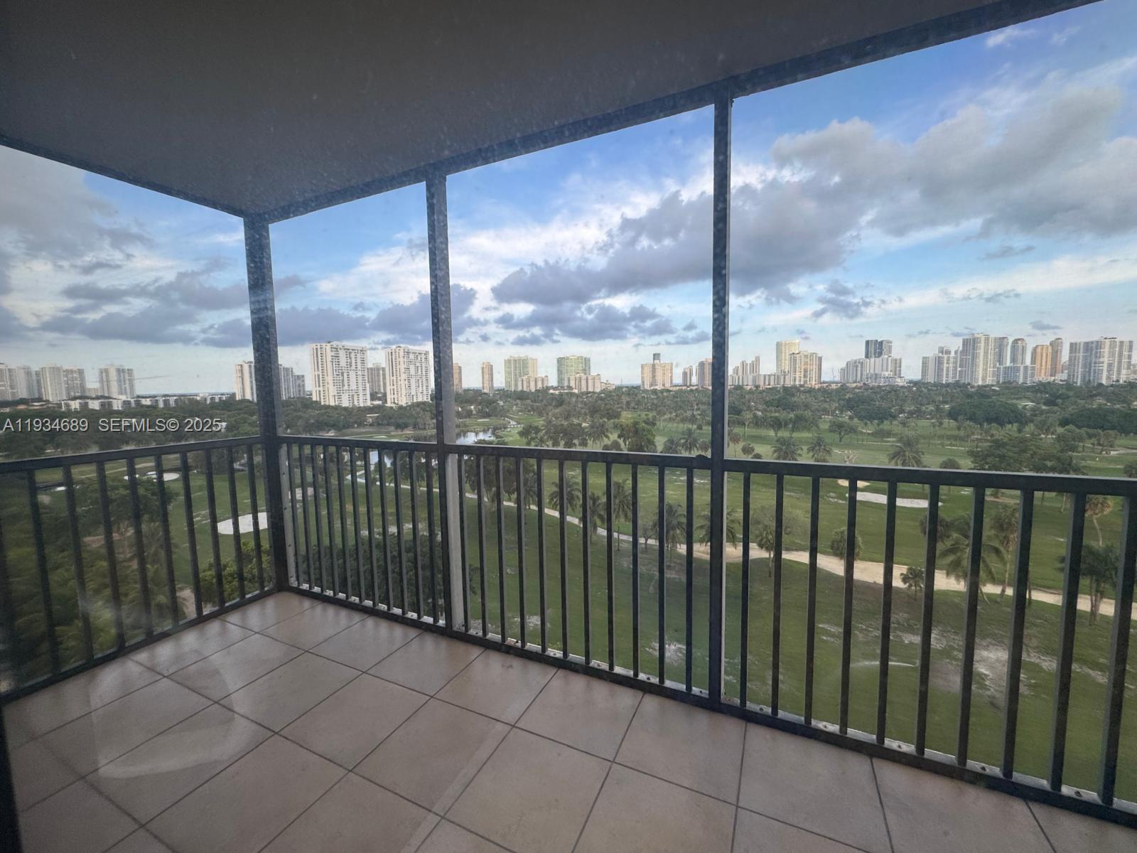 20335 W Country Clb Dr #1105 Aventura, FL 33180