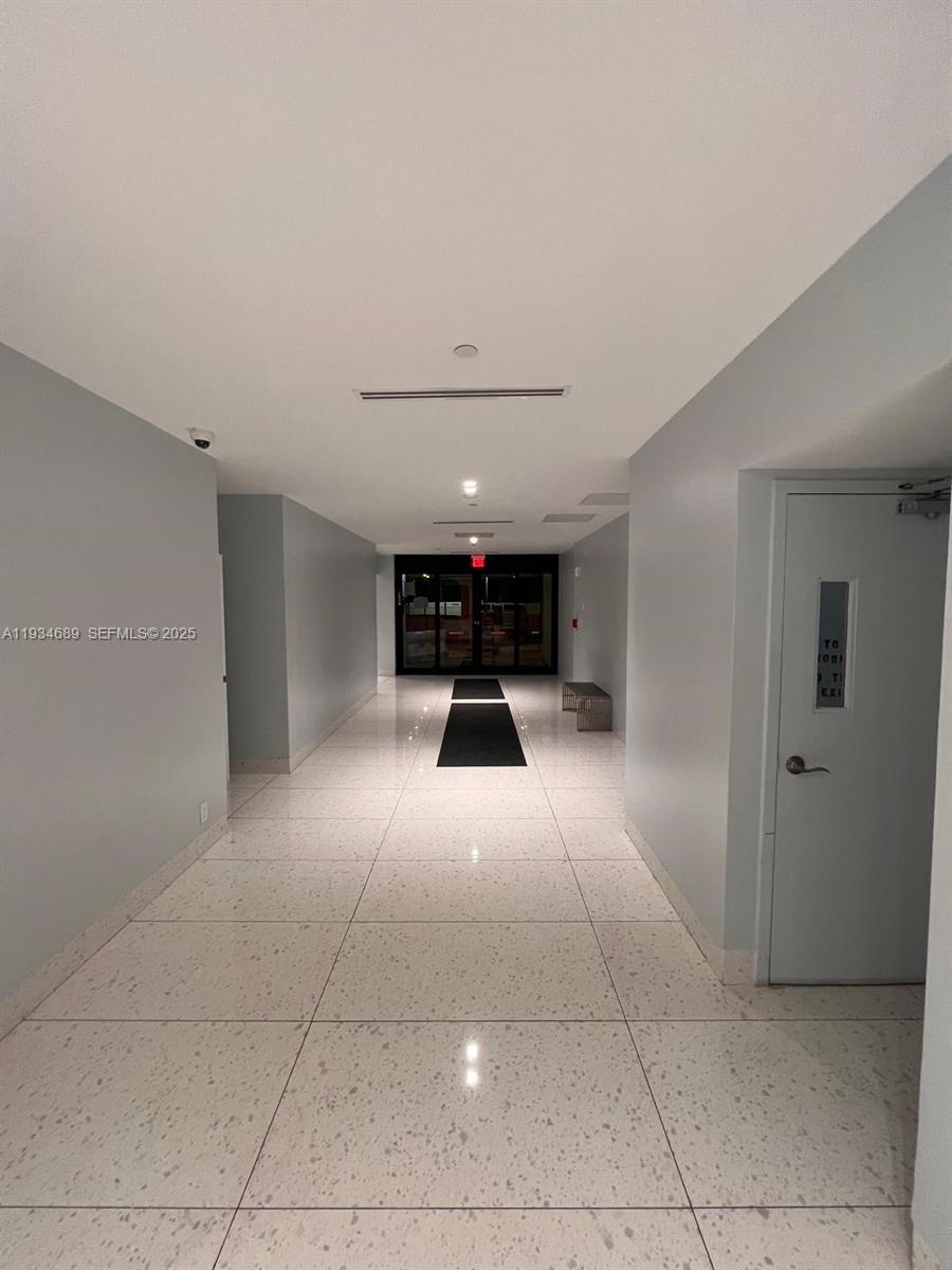 20335 W Country Clb Dr #1105 Aventura, FL 33180