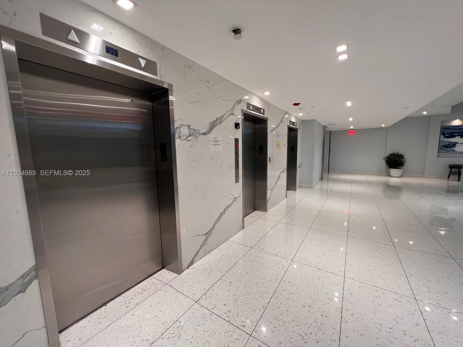 20335 W Country Clb Dr #1105 Aventura, FL 33180