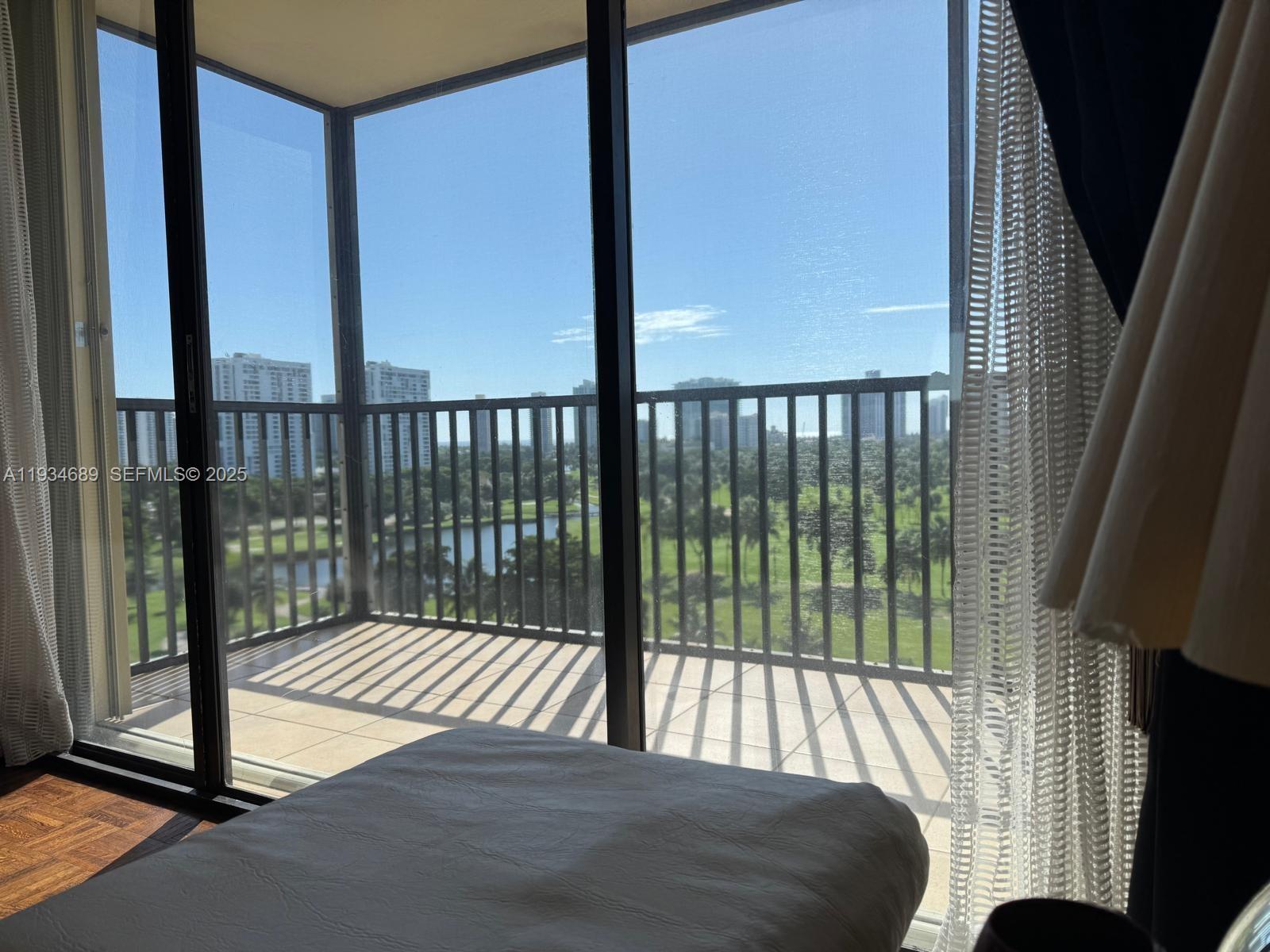 20335 W Country Clb Dr #1105 Aventura, FL 33180