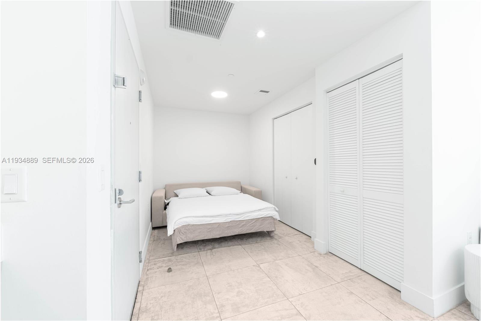 image Smart Brickell I20