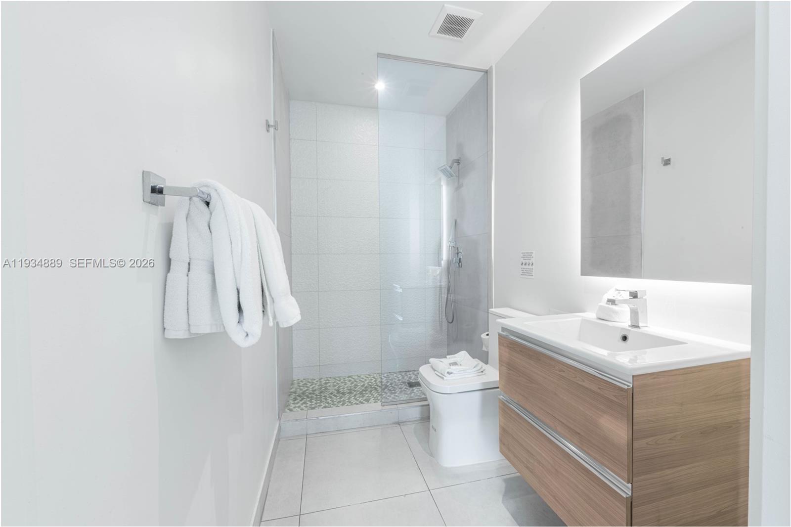 image Smart Brickell I24