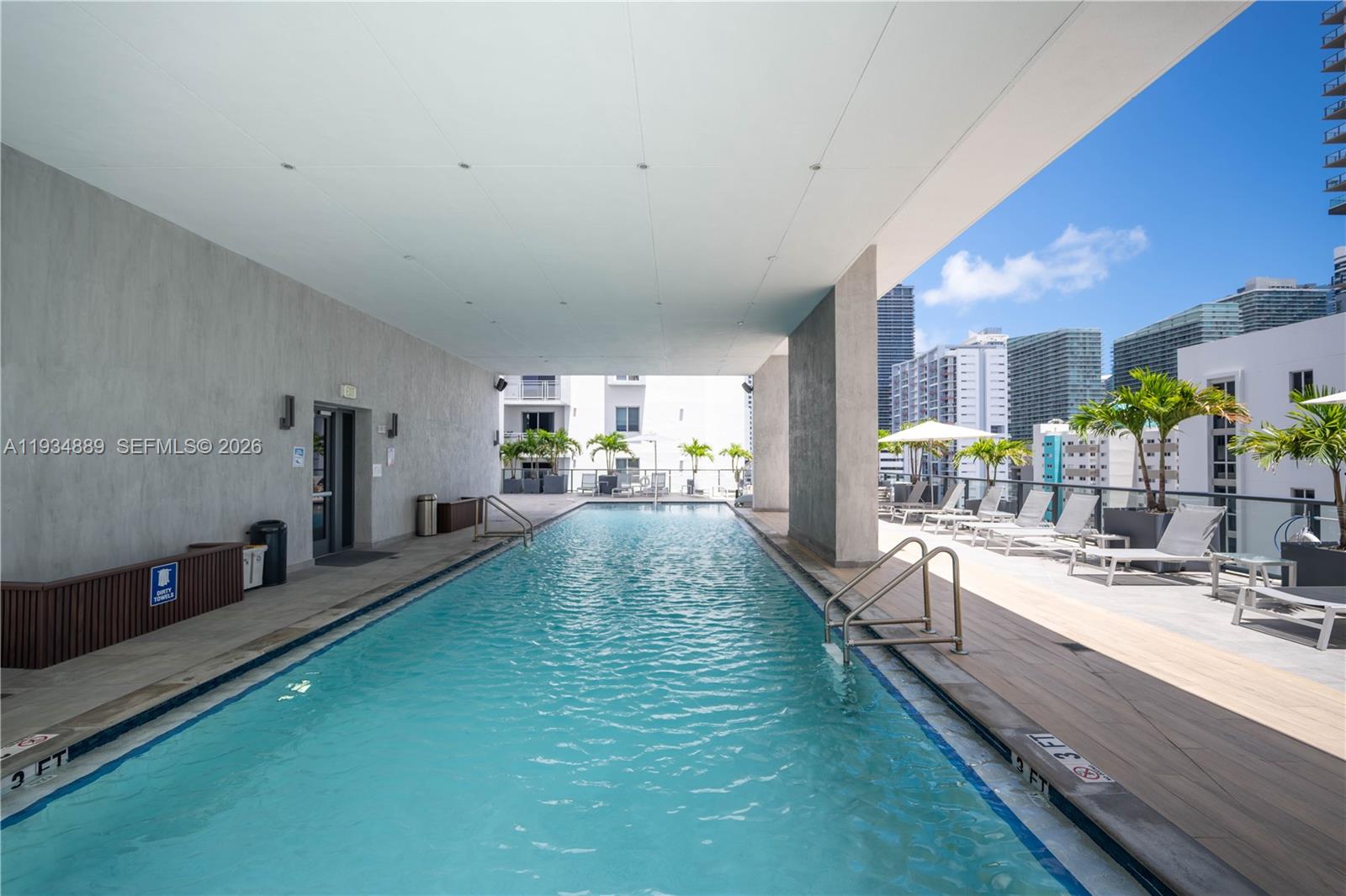 image Smart Brickell I53