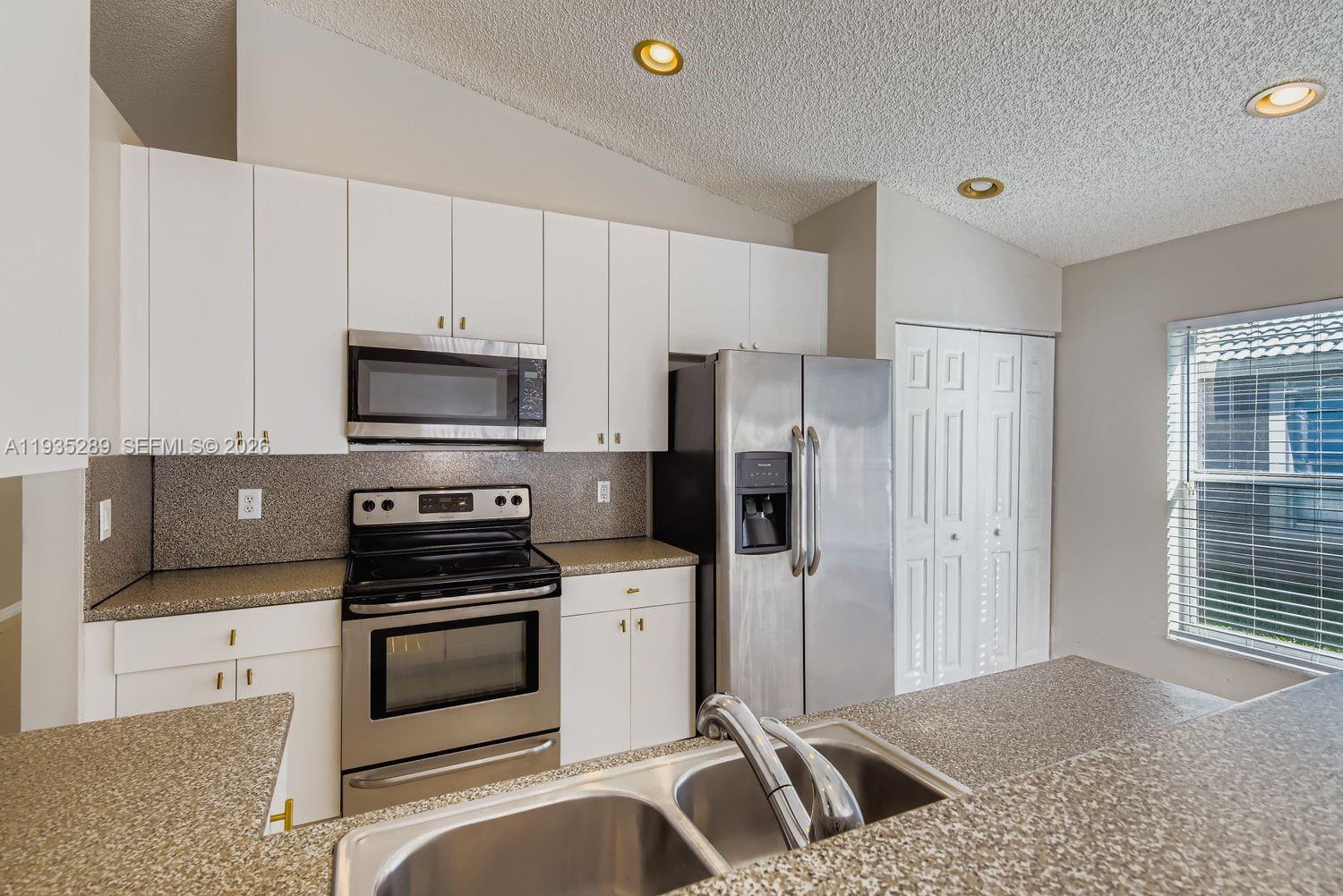 14242 NW 18th Pl Pembroke Pines, FL 33028