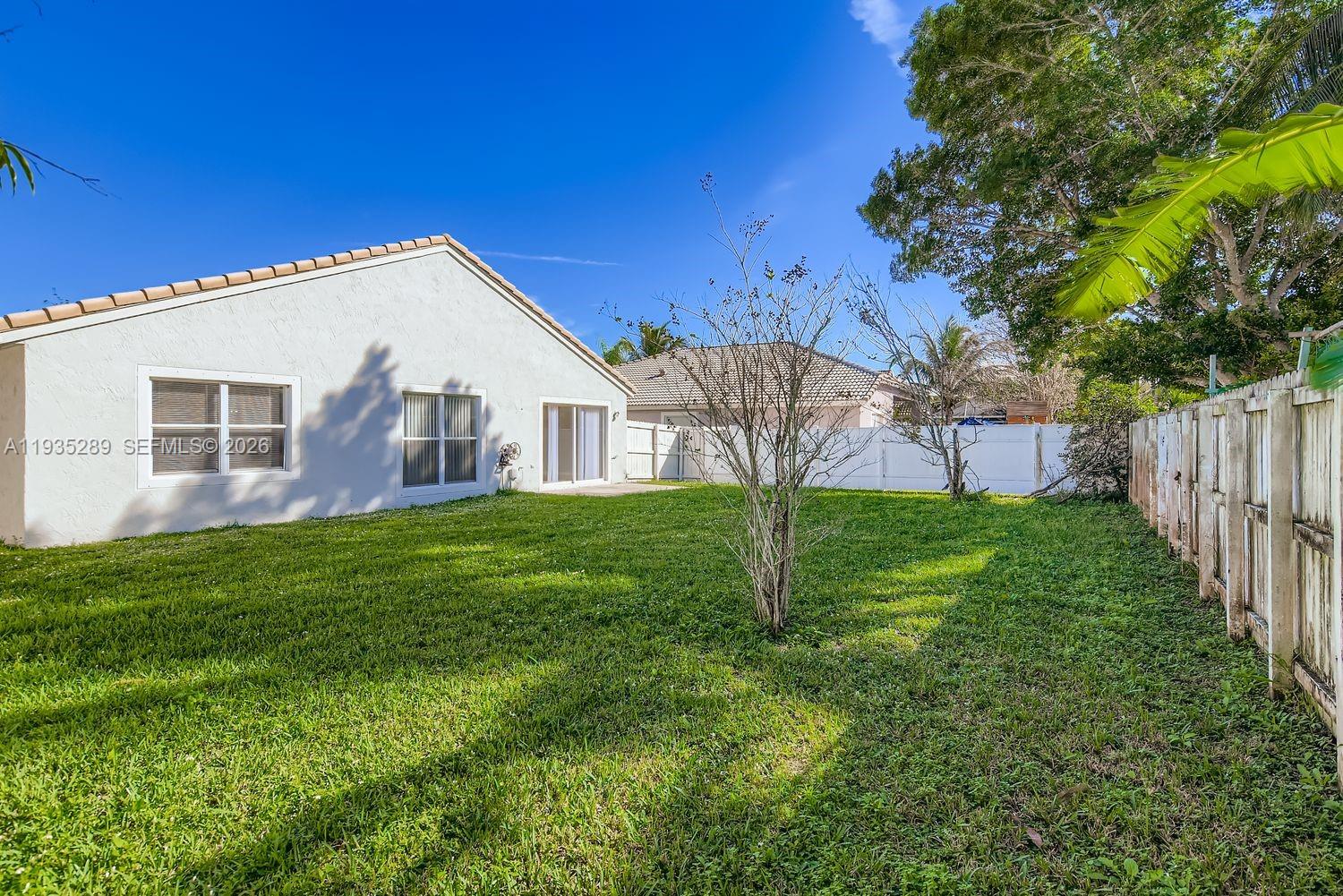 14242 NW 18th Pl Pembroke Pines, FL 33028