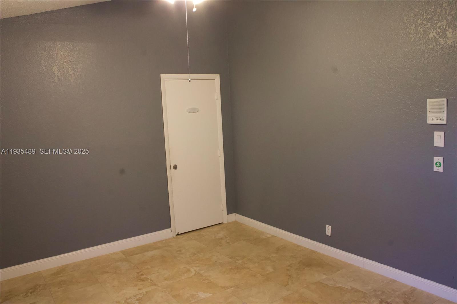 Undisclosed Address Coral Springs, FL 33071