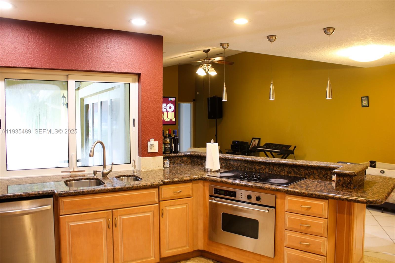 Undisclosed Address Coral Springs, FL 33071