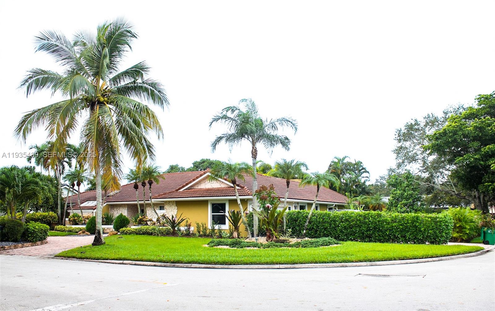 Undisclosed Address Coral Springs, FL 33071