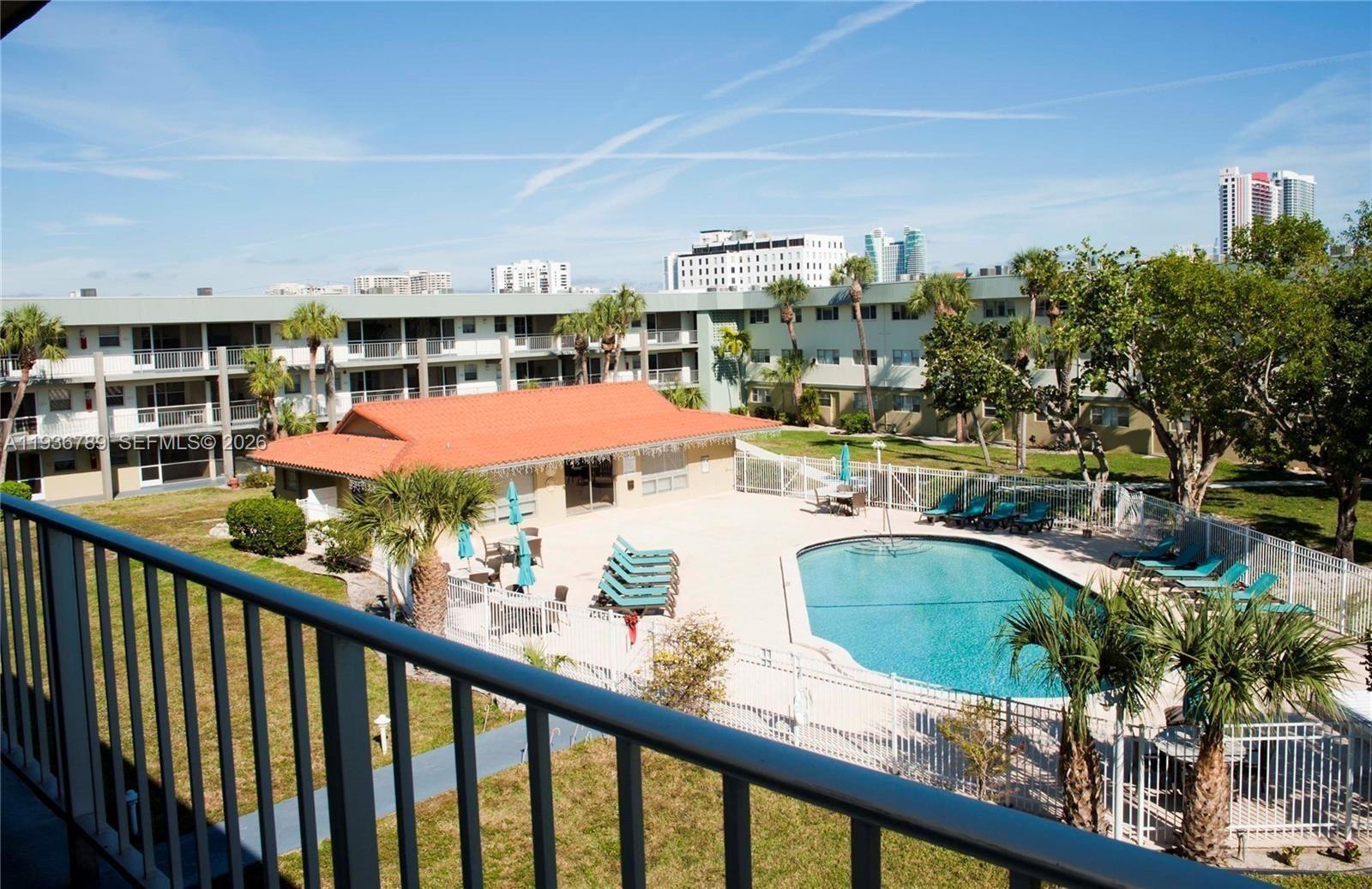 270 Layne Blvd #305 Hallandale Beach, FL 33009