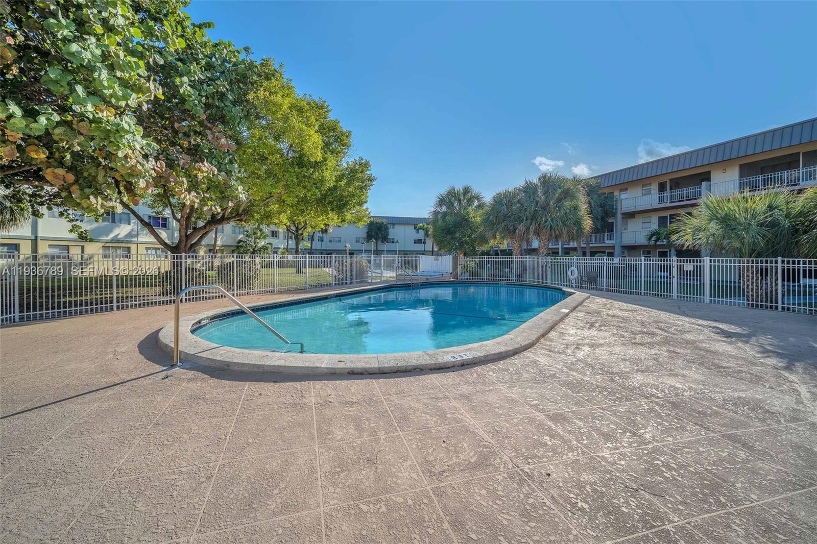 270 Layne Blvd #305 Hallandale Beach, FL 33009