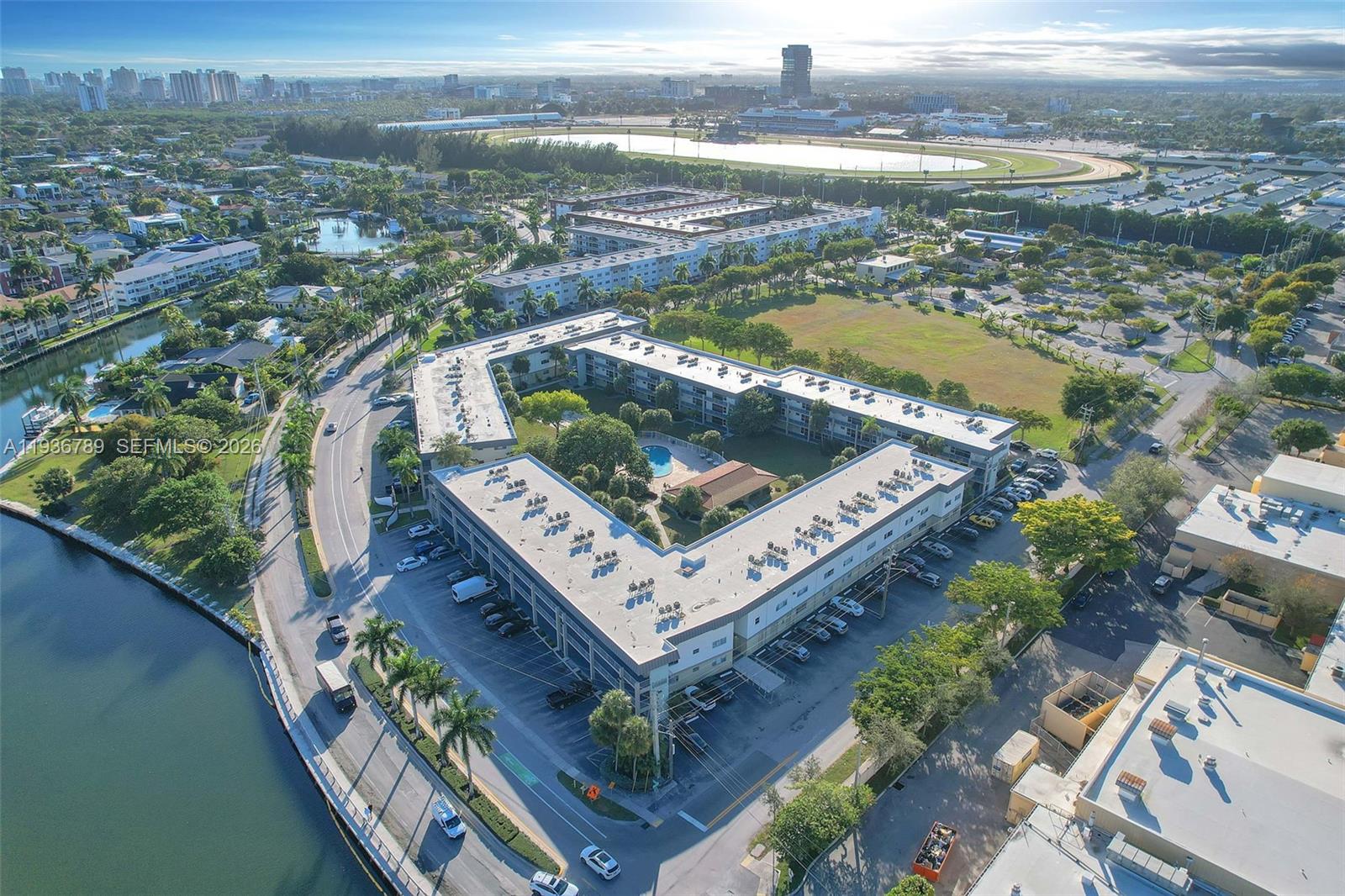 270 Layne Blvd #305 Hallandale Beach, FL 33009