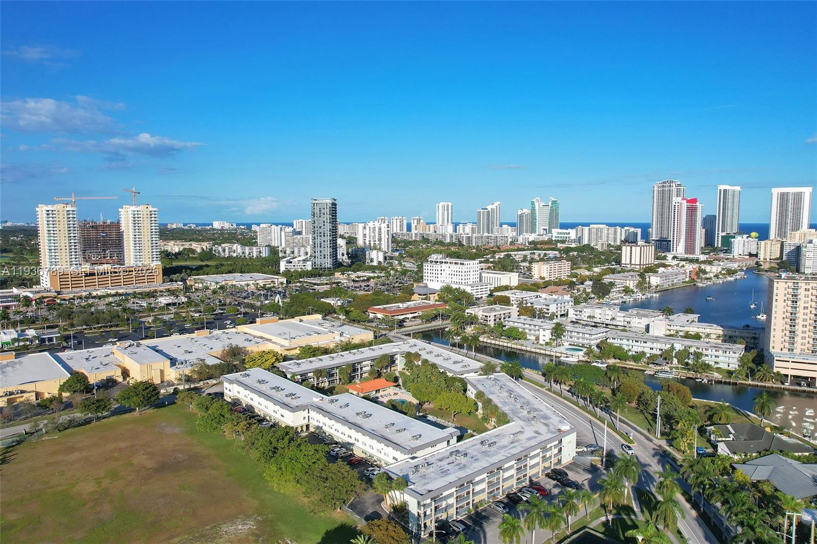 270 Layne Blvd #305 Hallandale Beach, FL 33009