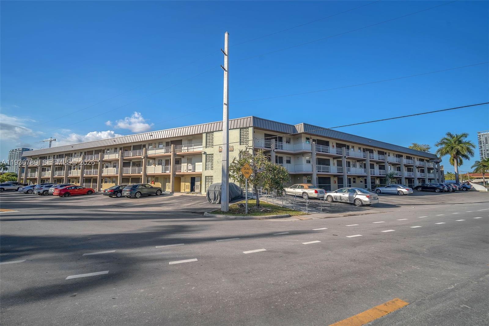 270 Layne Blvd #305 Hallandale Beach, FL 33009