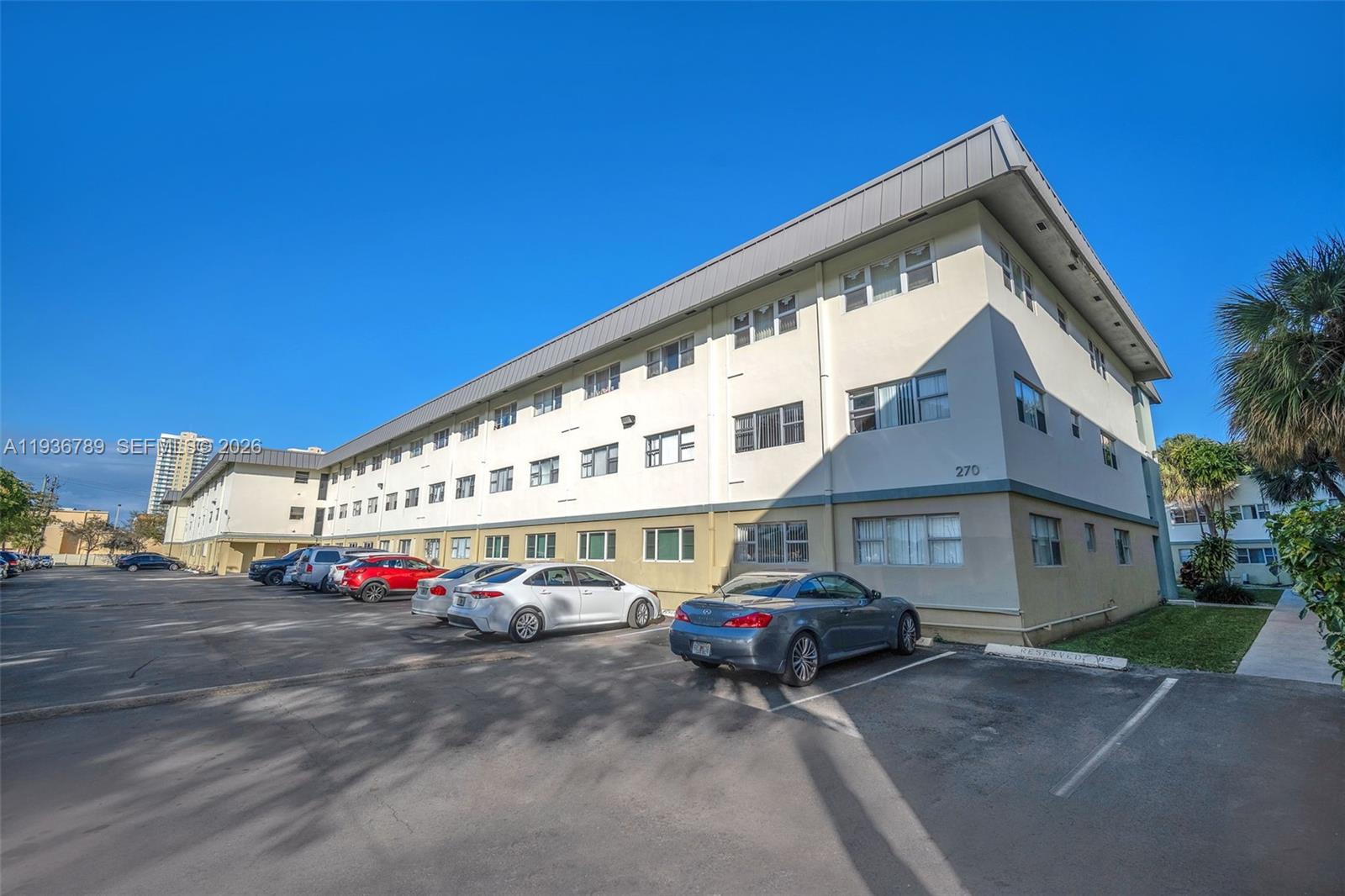 270 Layne Blvd #305 Hallandale Beach, FL 33009