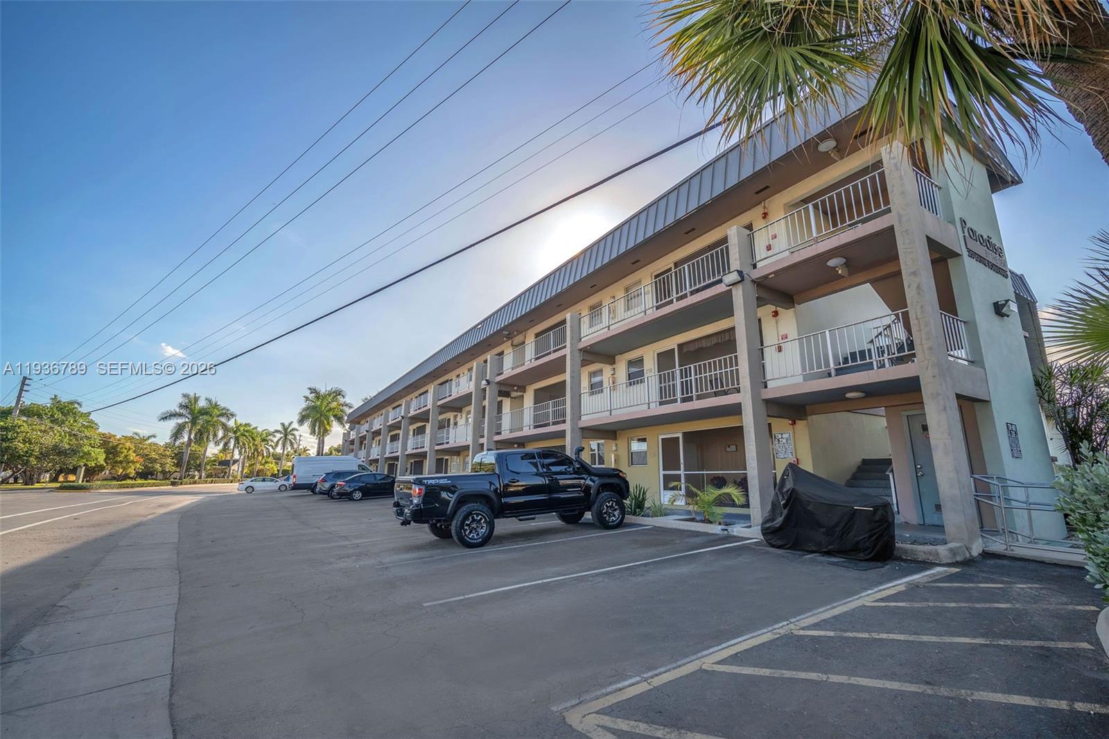 270 Layne Blvd #305 Hallandale Beach, FL 33009