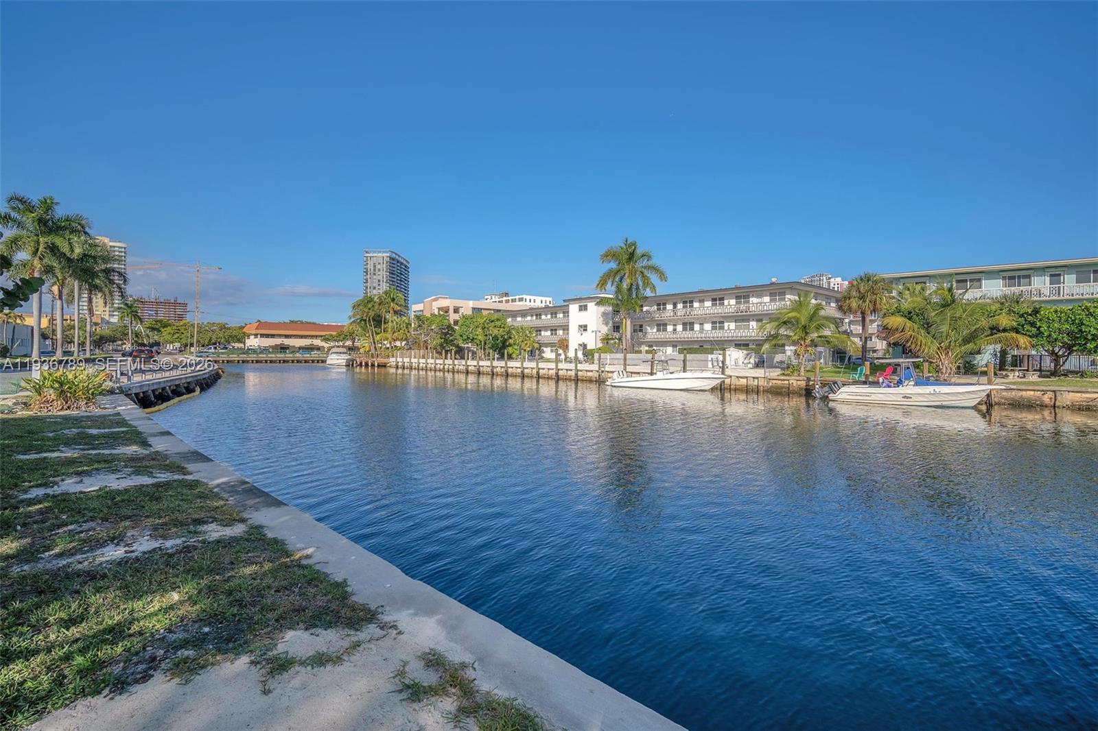 270 Layne Blvd #305 Hallandale Beach, FL 33009