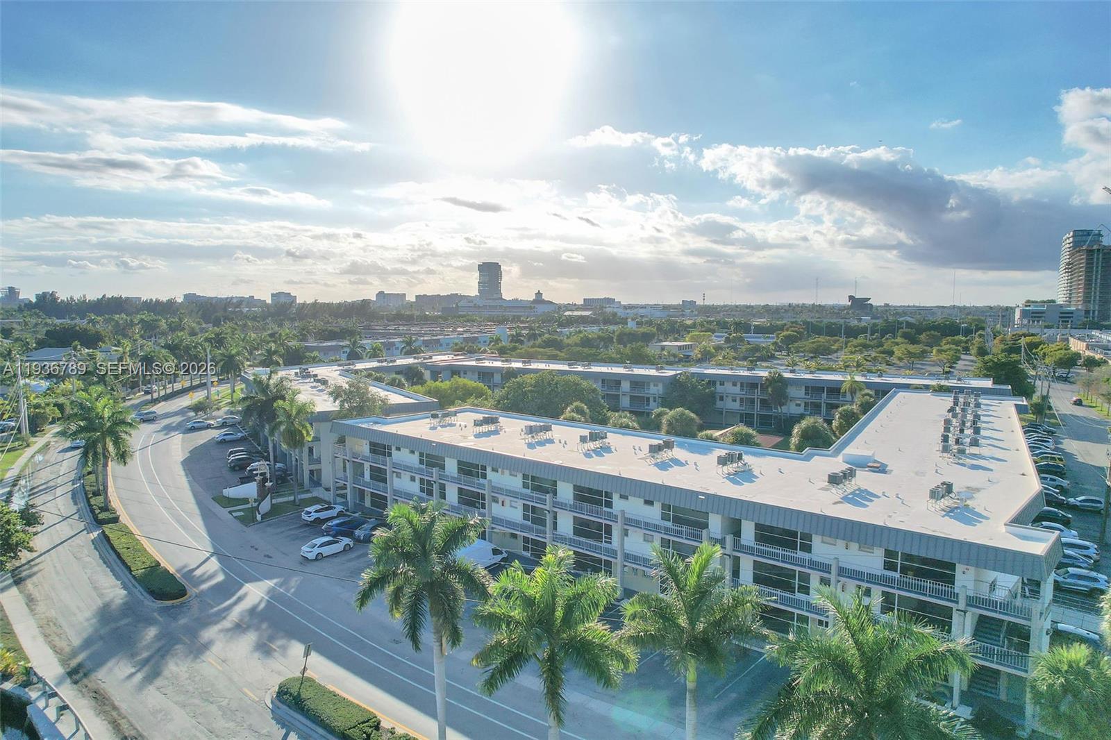 270 Layne Blvd #305 Hallandale Beach, FL 33009