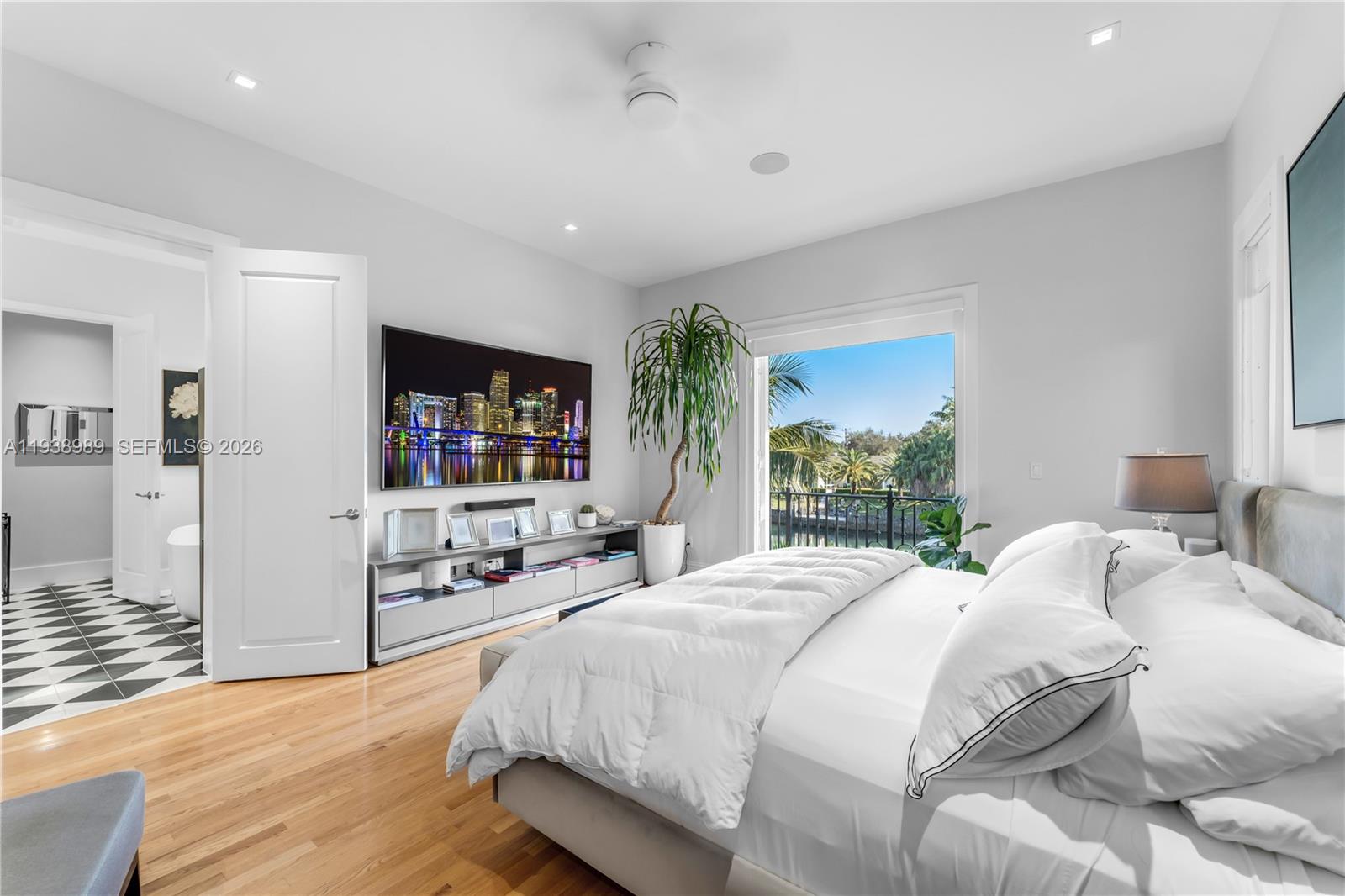 4819 University Dr #4819 Coral Gables, FL 33146