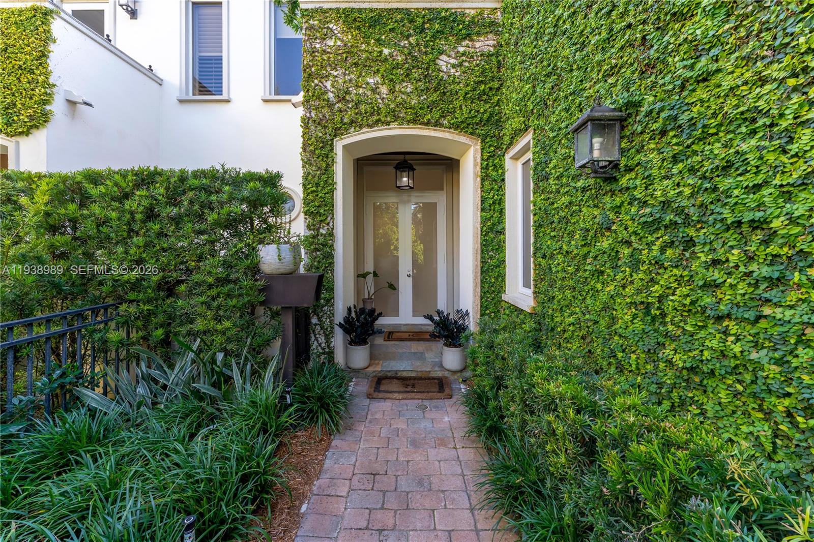 4819 University Dr #4819 Coral Gables, FL 33146