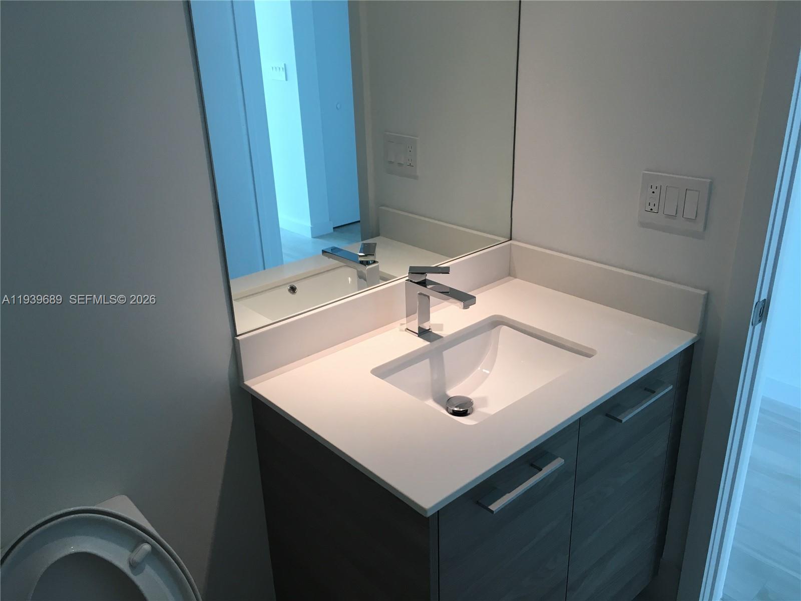 image Sls Brickell Condo1