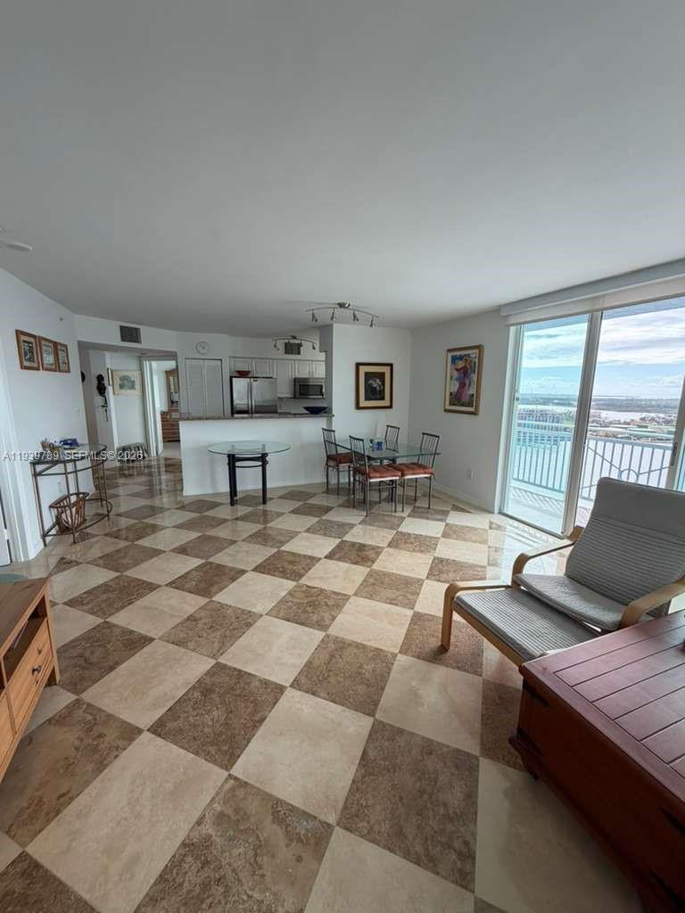 image Yacht Club At Portofino10