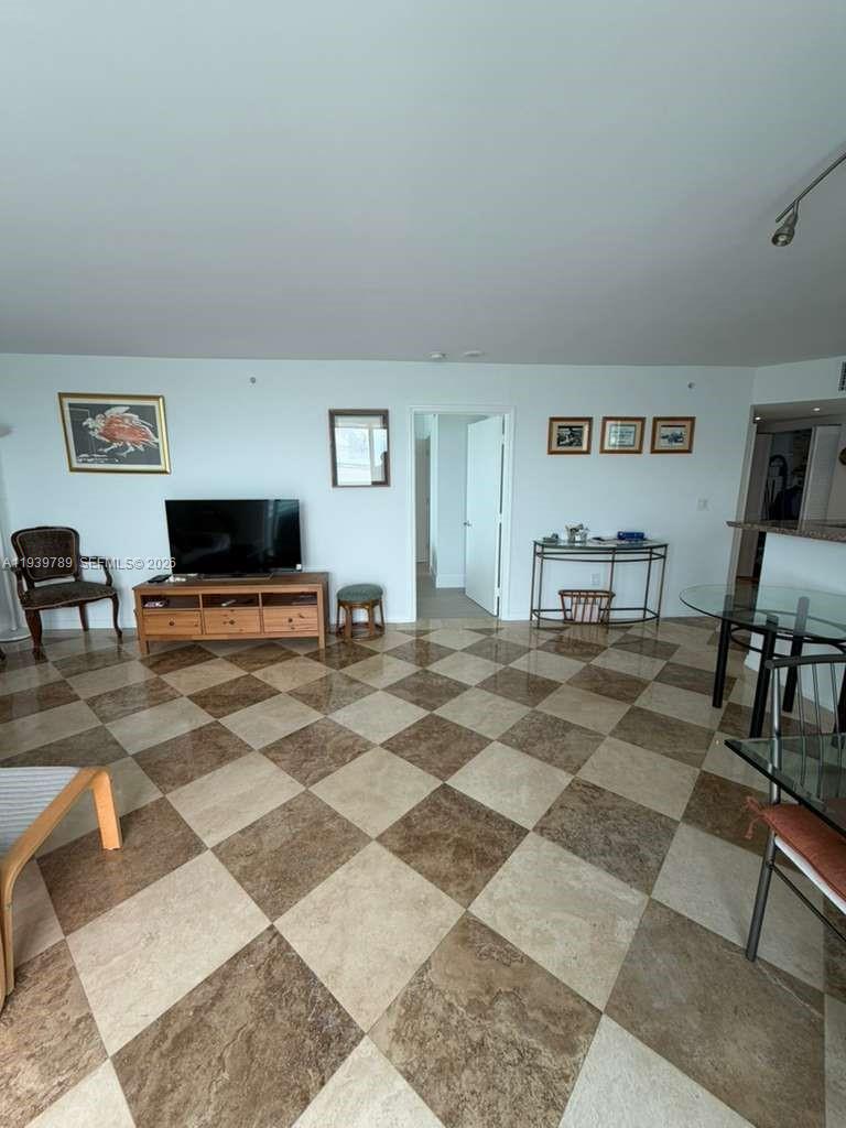 image Yacht Club At Portofino17