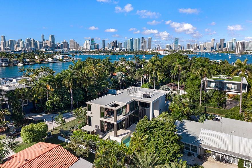 375 S Hibiscus Dr Miami Beach, FL 33139