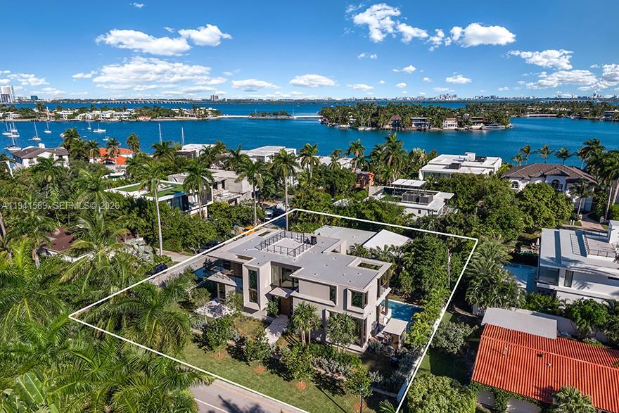 375 S Hibiscus Dr Miami Beach, FL 33139