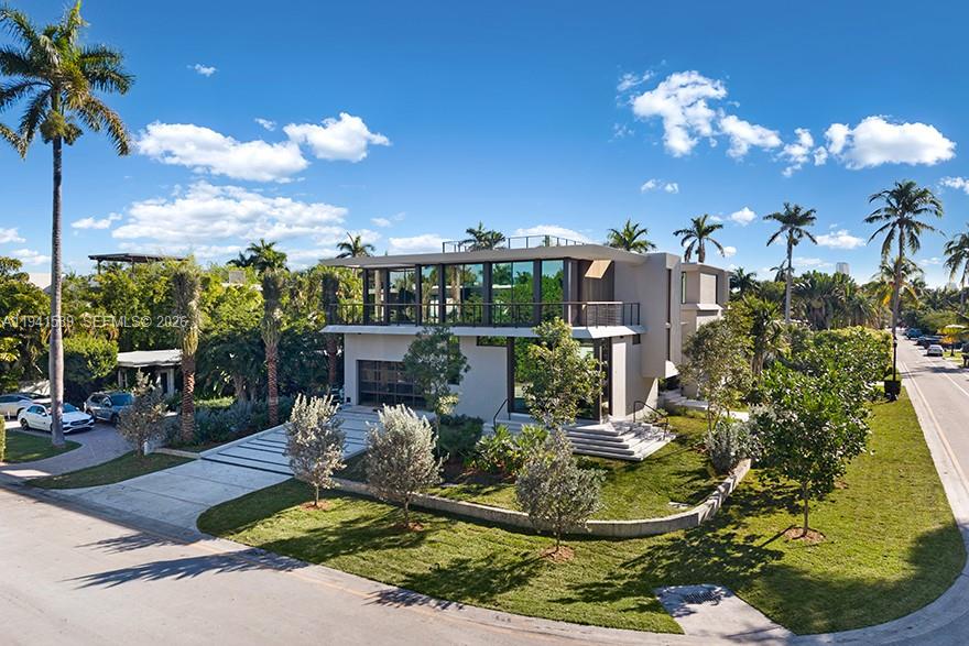 375 S Hibiscus Dr Miami Beach, FL 33139