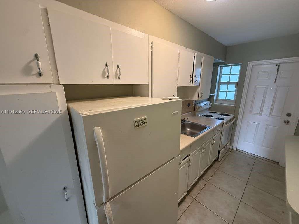 1451 NE 170th St #208A North Miami Beach, FL 33162