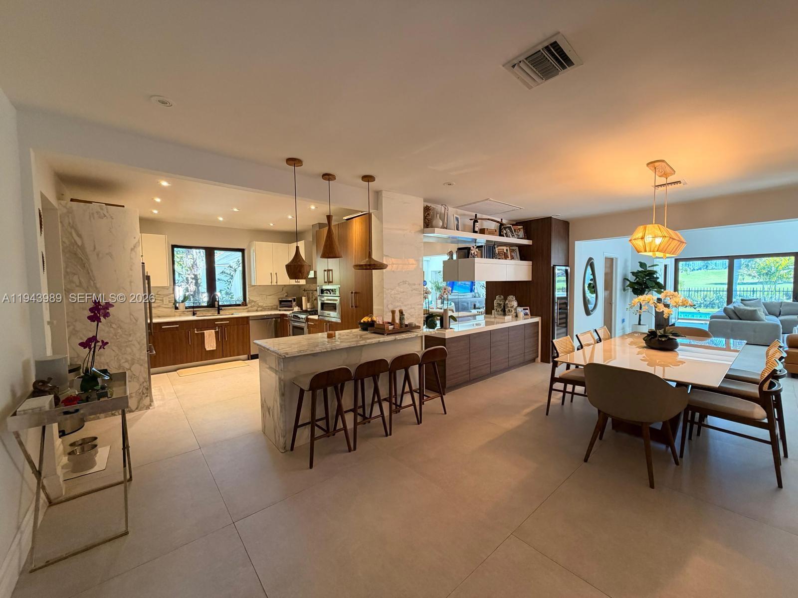 5911 Alton Rd Miami Beach, FL 33140