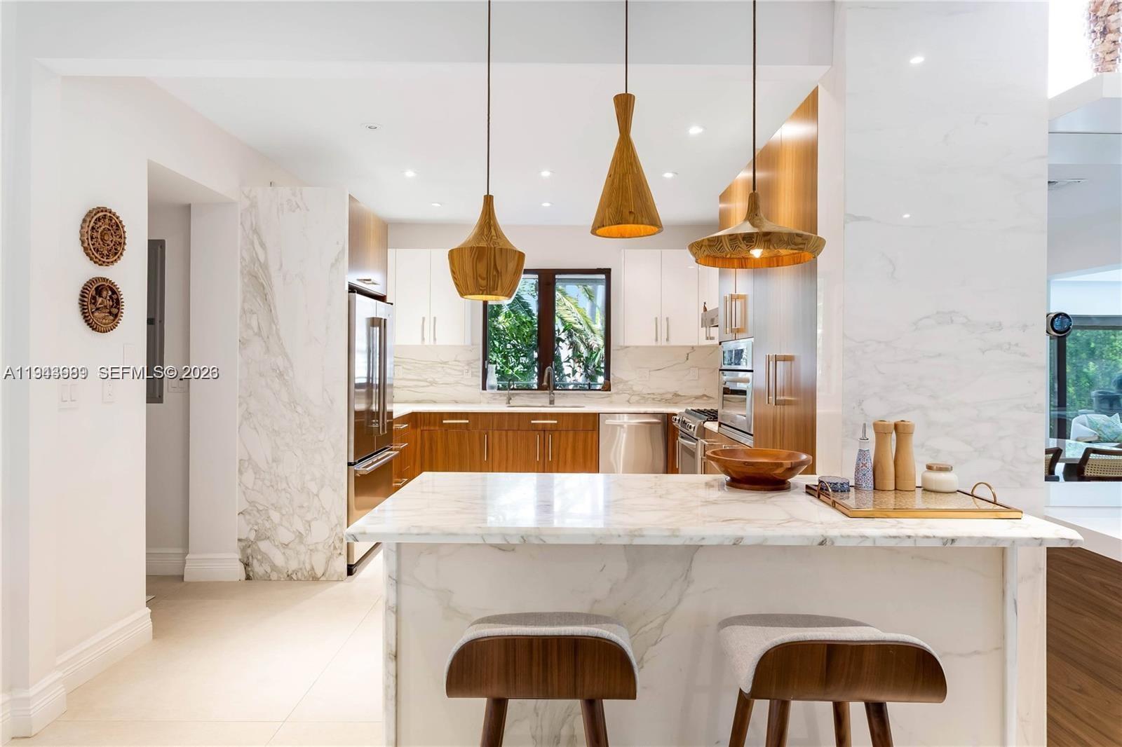 5911 Alton Rd Miami Beach, FL 33140